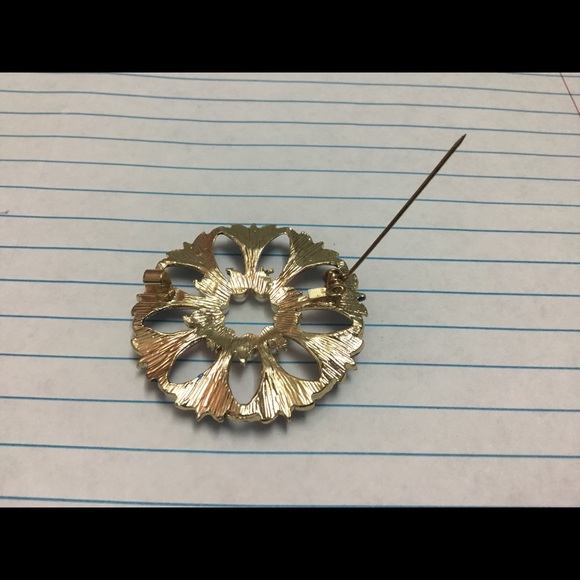 Pearl Red and Blue Flower Brooch Pin - Picture 6 of 7